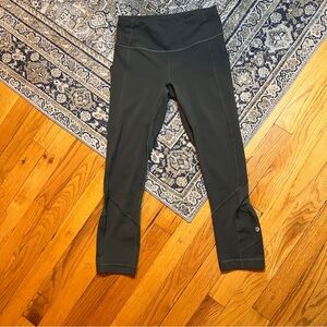 Lululemon Size 2 Dark
Olive Pace Rival Crop Luxtreme Run
Leggings 22" 3 pockets